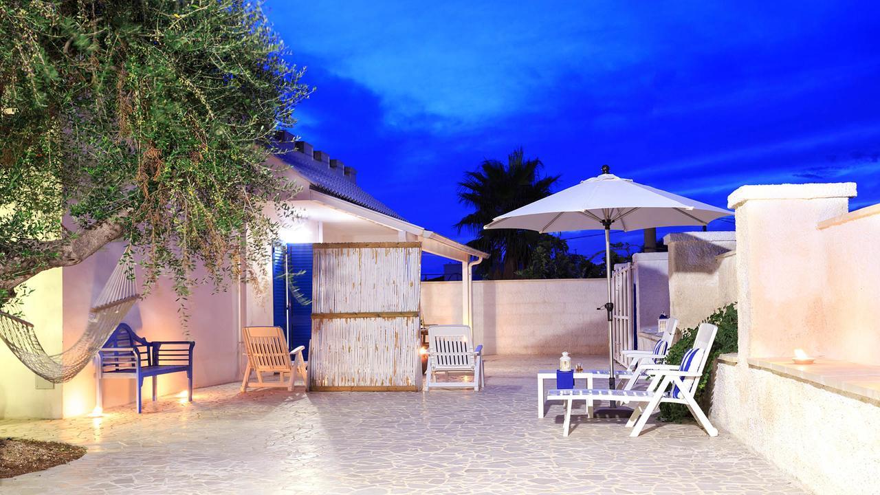 Trullo E Appartamenti Al Mare Торре-Сан-Джованни-Удженто Экстерьер фото